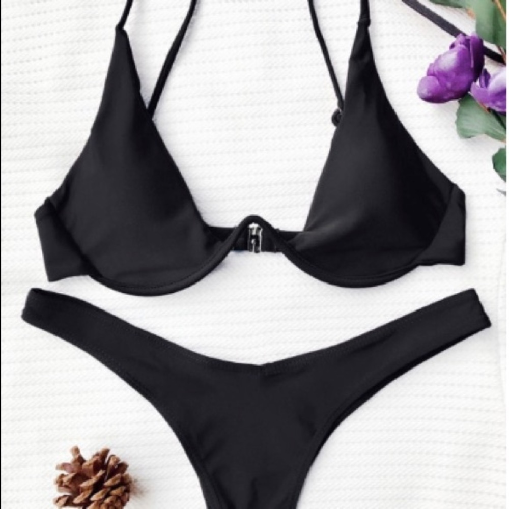 Black bikini